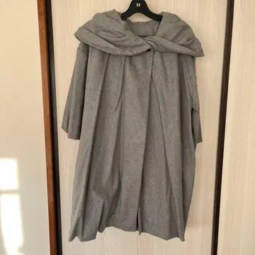 후드 부착 그레이 롱 코트