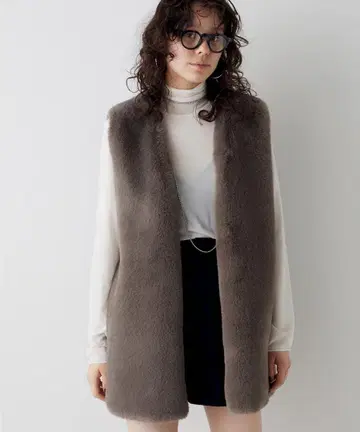 윔 가젯 [ THE PAUSE ] 퍼 V넥 베스트