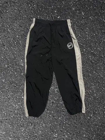 나일론 팬츠 바스락