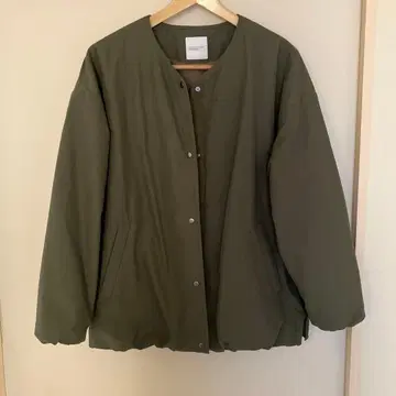 북유럽 생활 잡화점 포근하고 가볍고 따뜻한 워셔블 숏 기장 코트 카키