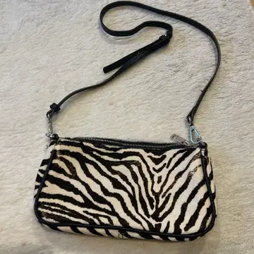 ZARA 제브라 패턴 숄더백