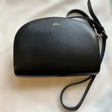APC 하프문 백 블랙