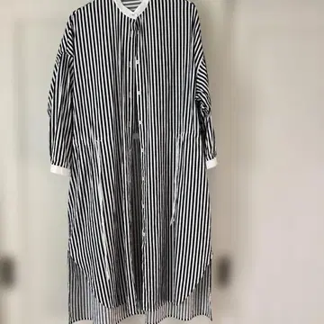 haupia 블랙 화이트 스트라이프 셔츠 원피스