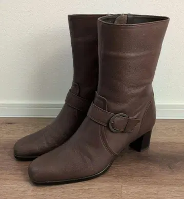 브라운 가죽 부츠 23cm 중간 힐