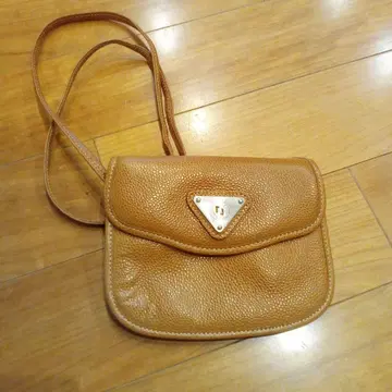 레노마 브라운 가죽 숄더백