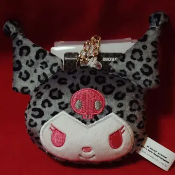 [ 새상품 ] 산리오 쿠로미 백참 (그레이 레오파드 무늬)