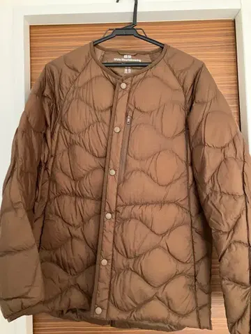 UNIQLO 화이트 마운티니어링 콜라보 다운