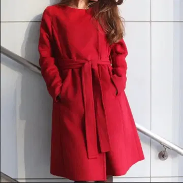 올겨울 입을 수 있는 빨간색 롱 코트 [ ROYAL PARTY ]