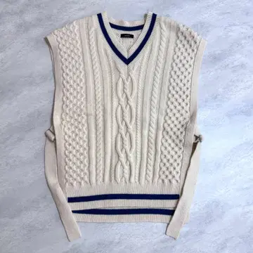 allureville 알아바일 케이블 니트 베스트