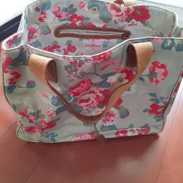 Cath Kidston 꽃무늬 보스턴 백