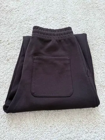 단종 색상 다크 브라운 UNIQLOC 유니클로 C 맨투맨 와이드 팬츠 S