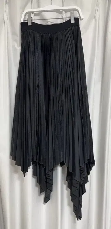 리미푸 블랙 플리츠 스커트 비대칭