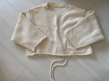 슬로브 이에나 시트론 백 오픈 니트 새상품급