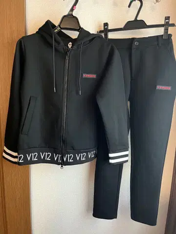 V12 후드 부착 자켓과 팬츠 세트 블랙