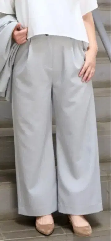 그레이 와이드 팬츠 버튼 부착