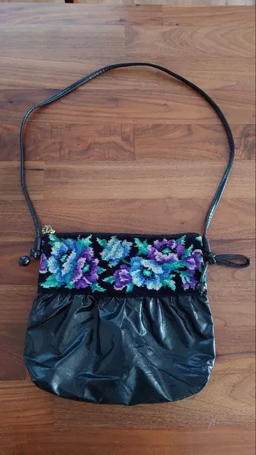 12/7 한정판 가격 인하 페이 숄더백