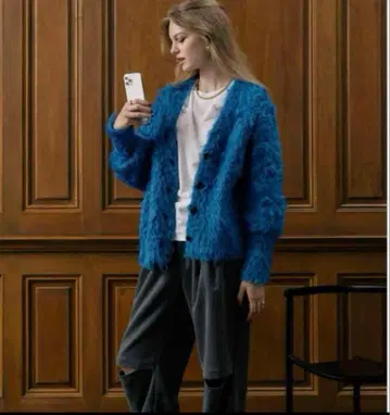 새상품 THETOE 샤기 가디건 PIGALLESHAGGYCARDIGAN