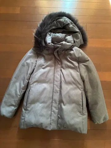 미사용 새상품 이네드 다운 코트