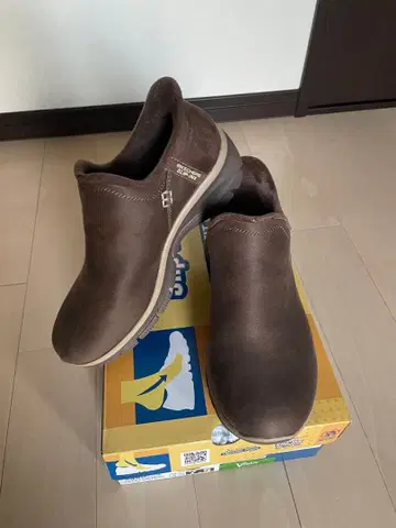 SKECHERS 슬립인 부츠 브라운