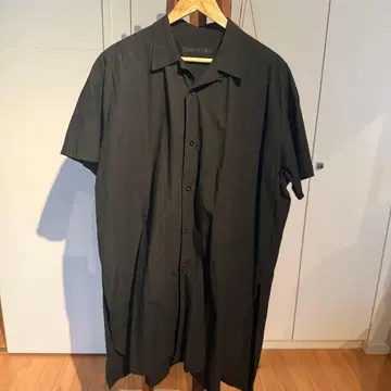 KLASICA 블랙 반팔 셔츠