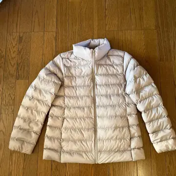 새상품급 Puff Tech 라이트 베이지 다운 자켓