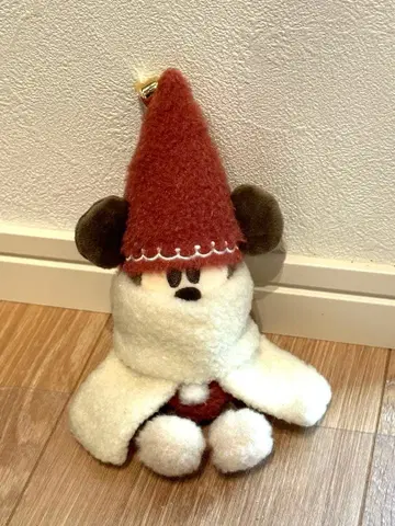 릴린린 인형 배지 빨간색 디즈니 크리스마스 2025