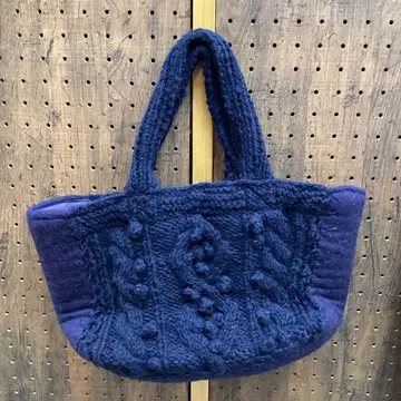 다크 블루 뜨개질 무늬 토트백