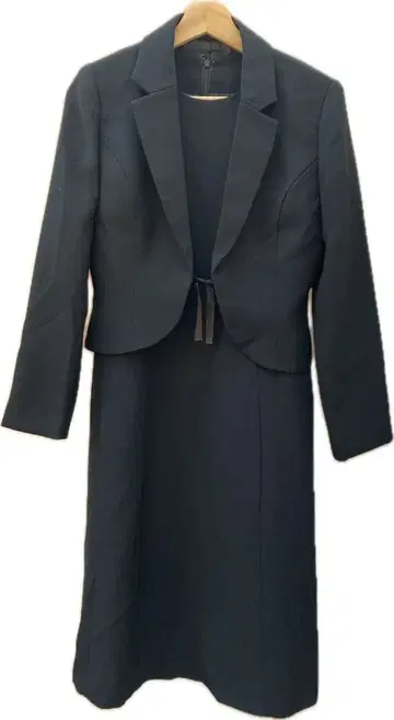 블랙 원피스 슈트 9AR