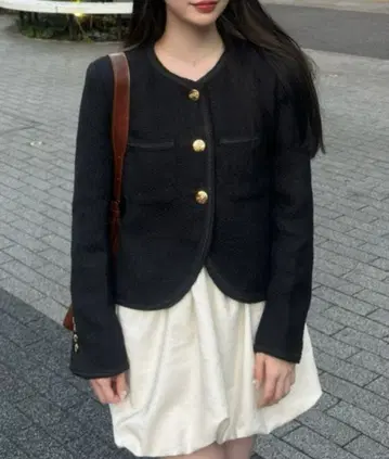 Ada. 파이핑 트위드라이크 골드 버튼 자켓 블랙