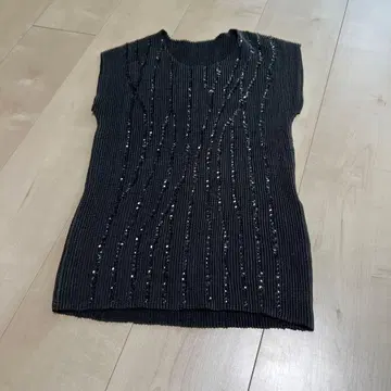 비즈 장식 블랙 슬리브리스 니트 사이즈 40