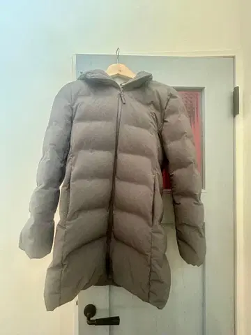 새상품급 후드 부착 롱 다운 자켓