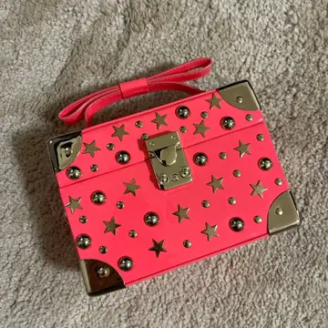 베티슨 스터드 장식 핸드백