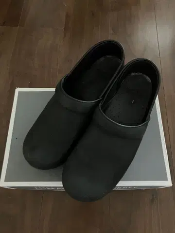 컨디션 최상 dansko 단스코 프로페셔널 오일드 블랙 가죽 37