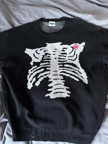 9090 니트 스웨터