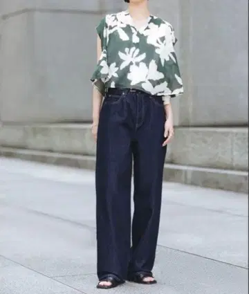 [ 새상품 ] 유니클로   코튼 레이온 꽃무늬 블라우스