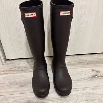 HUNTER 브라운 장화 버클 포함