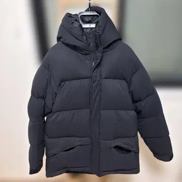 데상트 블랙 다운 자켓 L 사이즈