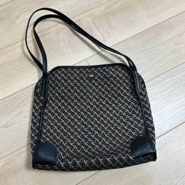 미셸 크라운 MK 숄더백 블랙