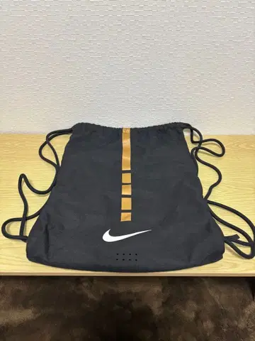 Nike 블랙 스트라이프 디자인 백 냅색