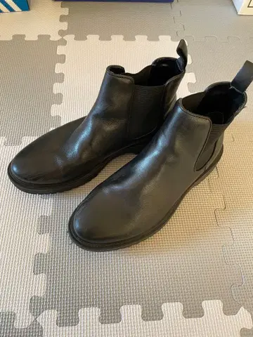 ZARA 사이드 고어 부츠 블랙