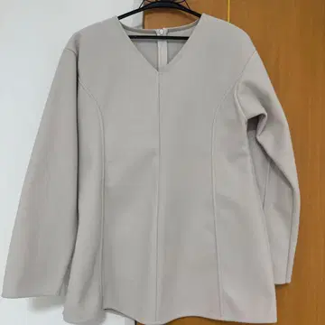 화이트 V넥 긴팔 상의 유나이티드 애로우즈 그린 라벨 릴랙싱