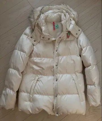 유니클로 다운 코트 화이트 S 사이즈