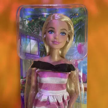 Barbie 인형 65주년 기념 모델