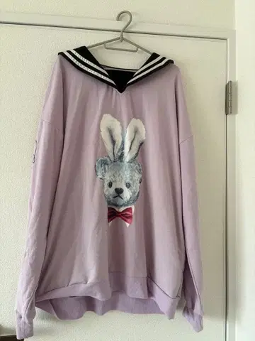 LISTEN FLAVOR 토끼 프린트 세일러 카라 후드티