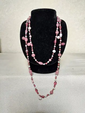 앤티크 핑크 계열 비즈 롱 목걸이