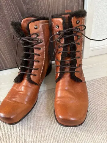 HISPANITAS 브라운 레이스업 부츠