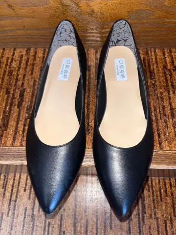 히미코 블랙 스틸레토 플랫슈즈 23cm