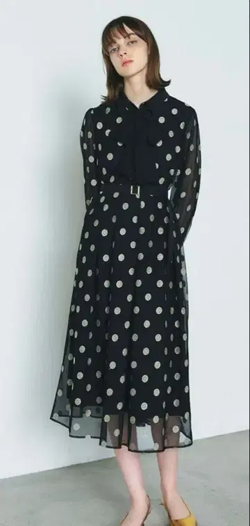 [ 미사용 새상품 ] 그레이스 콘티넨탈 라메 도트 자수 드레스