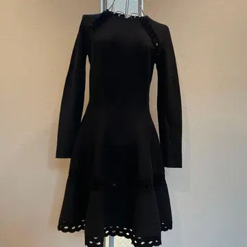 EPOCA 블랙 니트 원피스