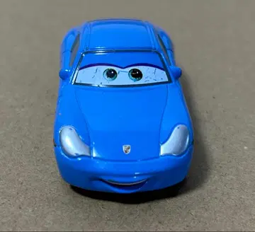 토미카 카즈 샐리